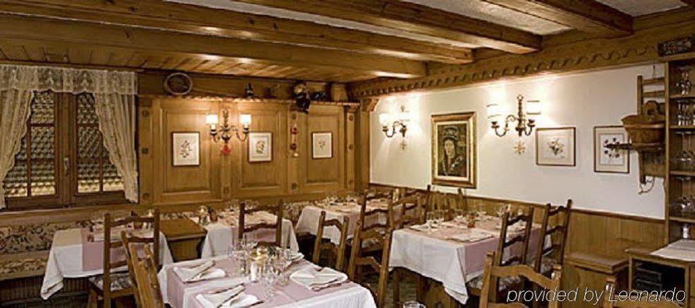 Petit Helvetia Budget Hotel Zermatt Restoran foto